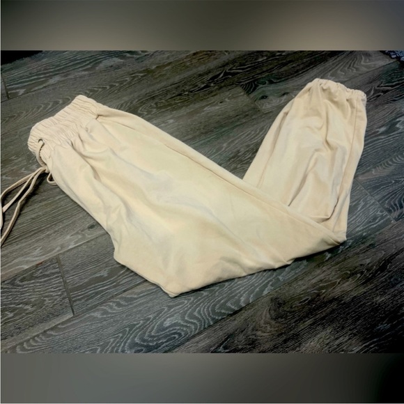 Joggers - Picture 2 of 9